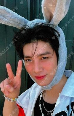 FANTASY APPLEMUSIC HWIYOUNG photocard image