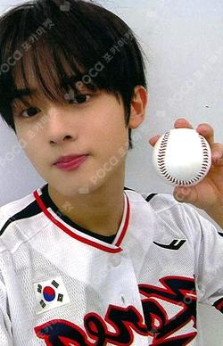 YOUNI-T JUMP UP WOONO photocard image