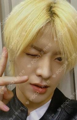 NCT 127 2ND TOUR NEO CITY : SEOUL - THE LINK + ACRYLIC STAND KEY RING YUTA photocard image
