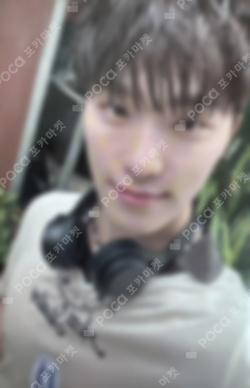 SPILL THE FEELS YIZHIYU DINO photocard image