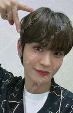 SHINING UP SOUND WAVE TAERAE photocard image