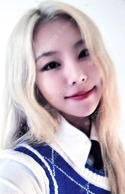 2024 SEASON'S GREETINGS [Years of Whee In] SOUND WAVE Whee In photocard image