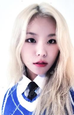 2024 SEASON'S GREETINGS [Years of Whee In] SOUND WAVE Whee In photocard image