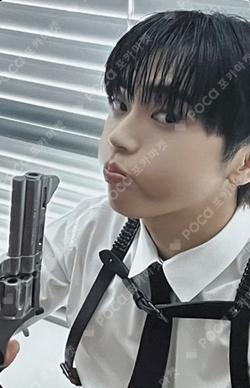 2025 SEASON’S GREETINGS MYSTERY CODE SOUND WAVE MINKYUN photocard image