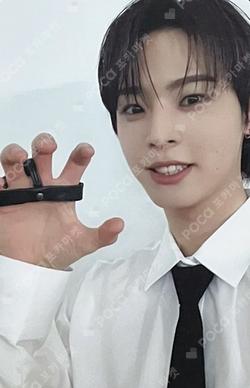2025 SEASON’S GREETINGS MYSTERY CODE SOUND WAVE HYOJIN photocard image