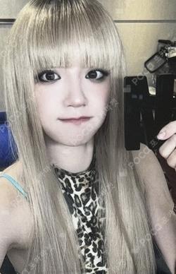 We are BROADCAST YUQI photocard image