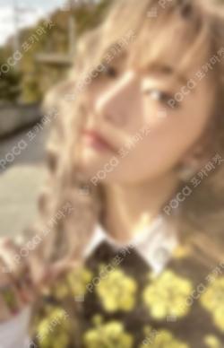 LE SSERAFIM SAKURA photocard image