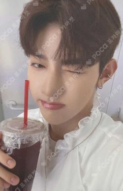 THE MOVING SEOUL PASSPORT WALLET ZHANG HAO photocard image