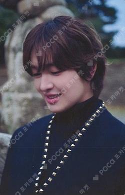 SHINee ONEW photocard image