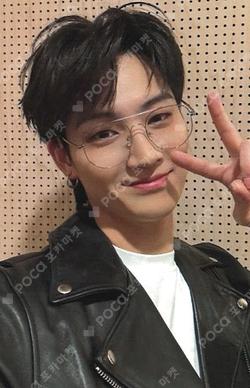 Archive 1: [Road Runner] FLNK JAY B photocard image