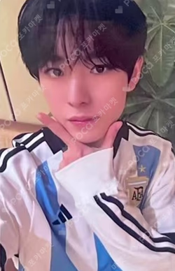 Steady KMS YUSHI photocard image