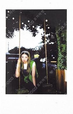2022 SEASON'S GREETINGS [BEST FRIENDS FOREVER] SWEAT SHIRT LIA photocard image