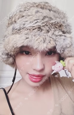 We are CU SOYEON photocard image