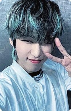 YOUNI-Q SOUND WAVE DEY photocard image