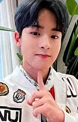 YOUNI-BIRTH SOUND WAVE WOONO photocard image