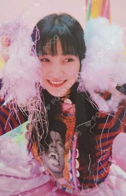 Rookie YERI photocard image