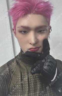 THE WORLD EP.2 : OUTLAW OFFICIAL POP-UP STORE RANDOM ACRYLIC STAND MINGI photocard image