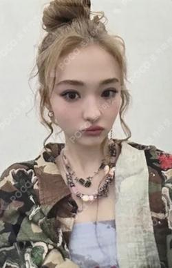MY EYES OPEN VVIDE YG SELECT ELLA photocard image