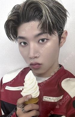 HOUSE OF TRICKY : SPUR fromm store HYUNWOO photocard image