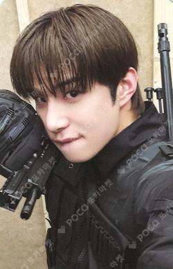 NCT 127 4TH TOUR NEO CITY : SEOUL - THE MOMENTUM CARABINER KEYCHAIN SET