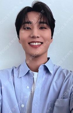 LOiViE Young K photocard image