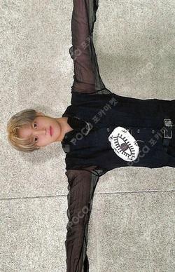 HOUSE OF TRICKY : WATCH OUT DEAR MY MUSE JUNMIN photocard image