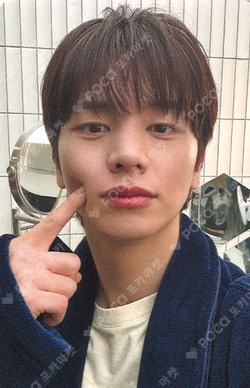 2024 YOOK SUNG JAE 1ST FAN MEETING [육성재 개인전 : Look Closely (1995作)] LOOK CLOSELY NO.6