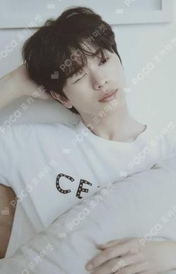 2024 YOOK SUNG JAE 1ST FAN MEETING [육성재 개인전 : Look Closely (1995作)] RANDOM TRADING CARD YOOK SUNGJAE photocard image