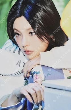 Girls Will Be Girls POP-UP STORE Trading Card YEJI photocard image