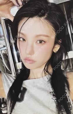 Girls Will Be Girls POP-UP STORE Trading Card YEJI photocard image