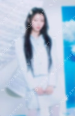 2025 ILLIT GLITTER DAY IN SEOUL TRADING CARD