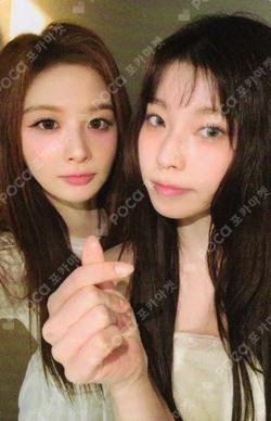 Fe3O4: FORWARD APPLEMUSIC LUCKY DRAW Unit photocard image