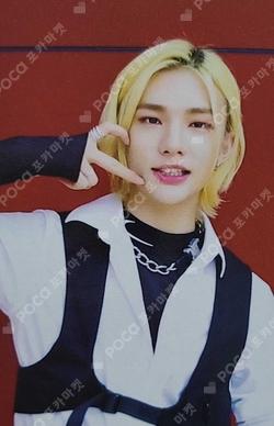 Unlock : GO LIVE IN LIFE SPECIAL AR TICKET SET HYUNJIN photocard image