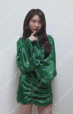 BLOOM*IZ I*AM ver. LEECHAEYEON photocard image