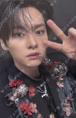 Hollow RAKUTEN LEE KNOW photocard image