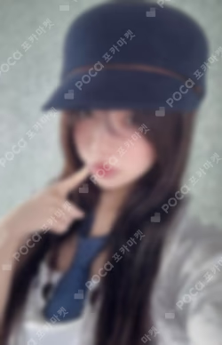 bomb GLLIT ver. UNIVERSAL MOKA photocard image