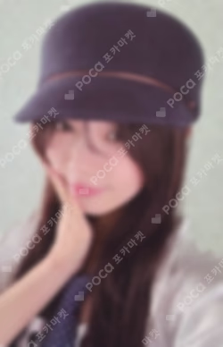 bomb GLLIT ver. WEVERSE MOKA photocard image