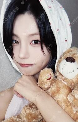 Girls Will Be Girls MAKESTAR YEJI photocard image
