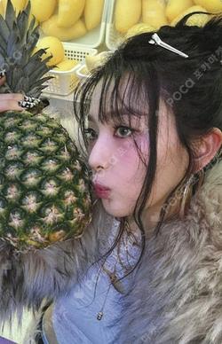 Accidentally On Purpose YIZHIYU SEULGI photocard image