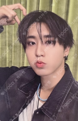 Hollow HMV HAN photocard image