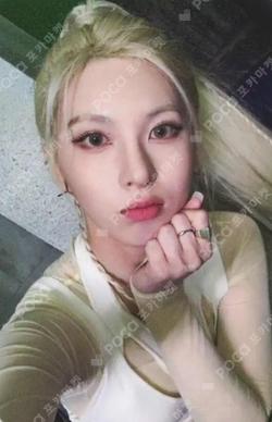 Fe3O4: FORWARD WITHMUU BAE photocard image