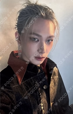 DUH! WHOSFAN THEO photocard image