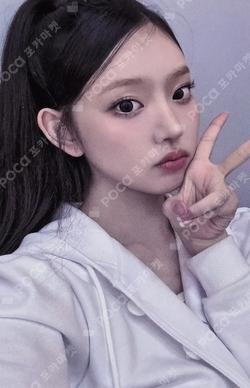 UNCUT GEM K-MONSTAR LEESOL photocard image