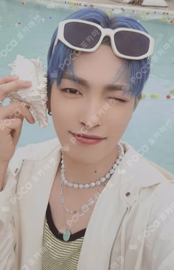 ATEEZ 2023 SUMMER PHOTOBOOK (PRE- ORDER) BENEFIT HONGJOONG photocard image
