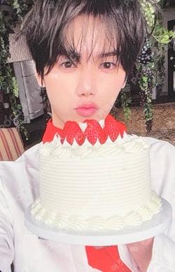 Dare to Crave BROADCAST MINHEE photocard image