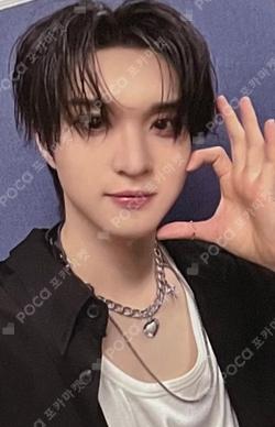 UNDENIABLE EVERLINE TRADING CARD Kim Woo Seok photocard image