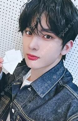 UNDENIABLE JUMP UP LINGQI photocard image