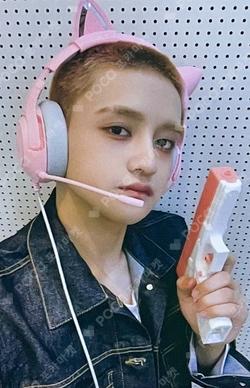 UNDENIABLE JUMP UP HIKARU photocard image