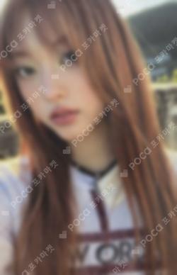 ‘OMG’ Message Card ver. (HAERIN VER.) HAERIN photocard image
