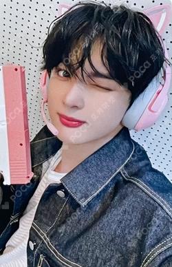 UNDENIABLE JUMP UP LINGQI photocard image